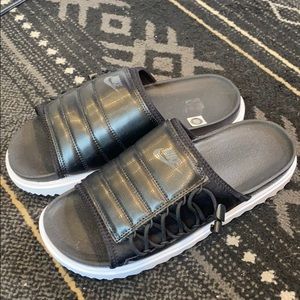 Mens black Nike Slides